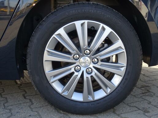 Peugeot 308 ALLURE 1.2 PureTech 130k EAT8