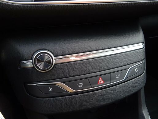 Peugeot 308 ALLURE 1.2 PureTech 130k EAT8