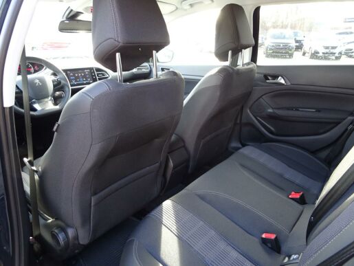 Peugeot 308 ALLURE 1.2 PureTech 130k EAT8
