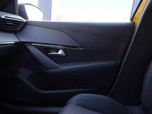 Peugeot 208 GT 1.5 BlueHDi 100k S&S MAN6