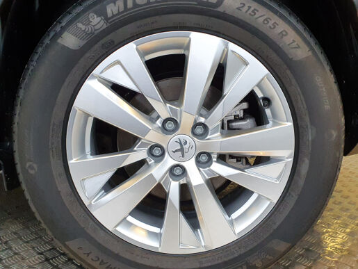 Peugeot 3008 3008 ACTIVE PACK 1.2 PureTech 130 S&S MAN6 
