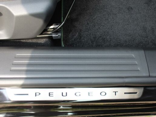 Peugeot 2008 GT PureTech 130 S&S EAT8