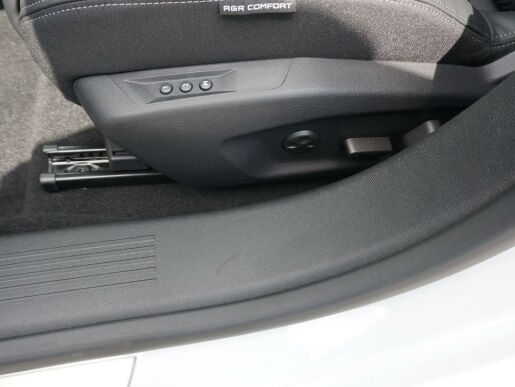 Peugeot 308 GT PACK 1.2 PureTech 130k EAT8