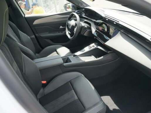 Peugeot 308 GT PACK 1.2 PureTech 130k EAT8