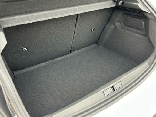 Peugeot 208 STYLE PureTech100 MAN6