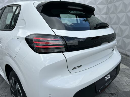 Peugeot 208 STYLE PureTech100 MAN6