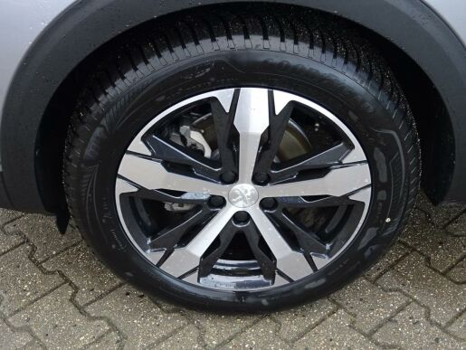 Peugeot 3008 ALLURE 1.2 PureTech 130k MAN6