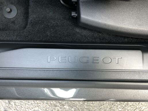 Peugeot 3008 ALLURE 1.5 BHDi 130k EAT8