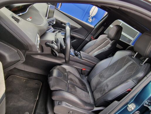 Peugeot 5008 GT 2.0BlueHDi EAT6 REZERVACE