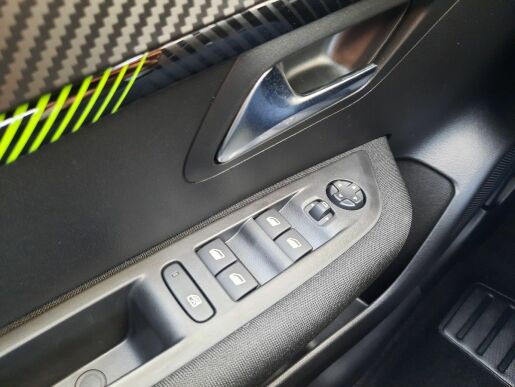 Peugeot 208 STYLE 1,2PT 100k M6