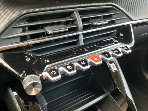 Peugeot 208 STYLE 1,2PT 100k M6