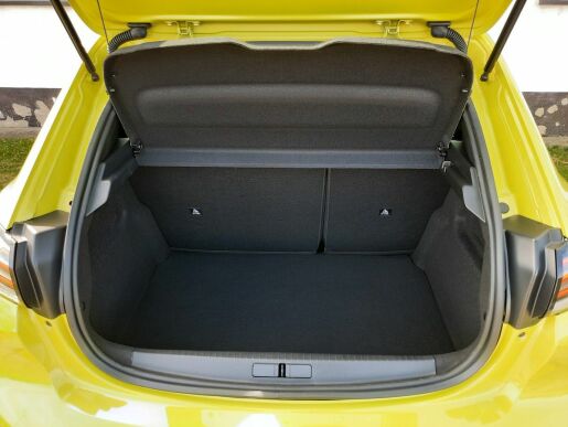 Peugeot 208 STYLE 1,2PT 100k M6