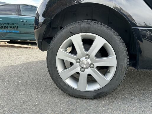 Peugeot iOn 67k EAT6