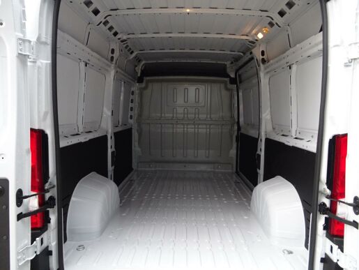Peugeot Boxer L2H2 3300 2,2 BHDi 140k MAN6