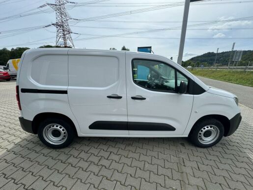 Peugeot Partner Furgon L1 650 1.2 110k Man6