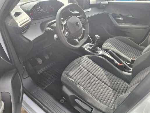 Peugeot 2008 STYLE 1.2 PT 100K MAN6