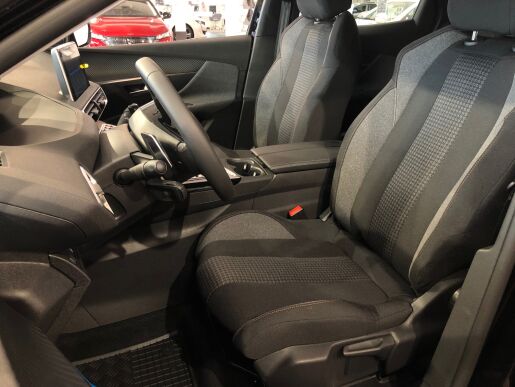 Peugeot 3008 ACTIVE PACK 1.5 BlueHDi 130 EAT8 - 5517