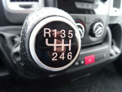 Peugeot Boxer odtahovka L4 2.2 BlueHDi 165k