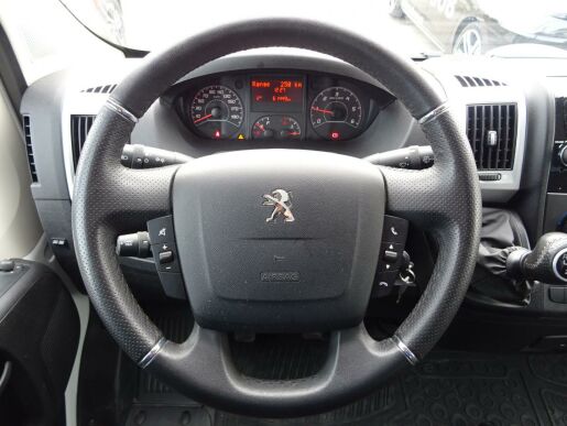 Peugeot Boxer odtahovka L4 2.2 BlueHDi 165k