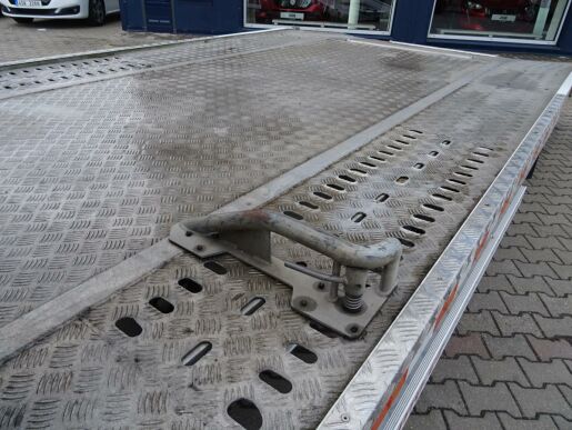 Peugeot Boxer odtahovka L4 2.2 BlueHDi 165k
