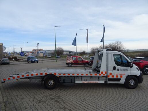 Peugeot Boxer odtahovka L4 2.2 BlueHDi 165k