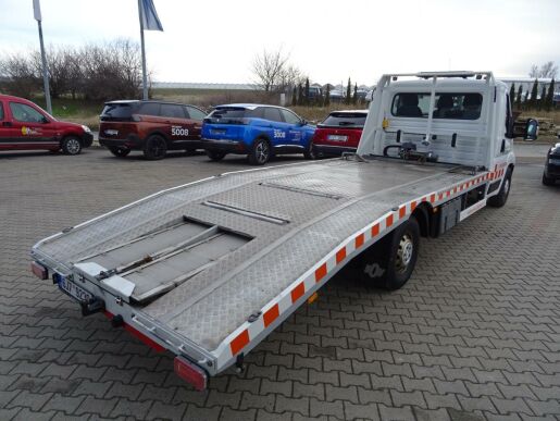 Peugeot Boxer odtahovka L4 2.2 BlueHDi 165k