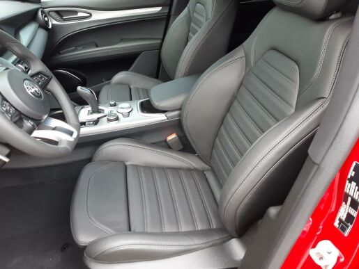 Alfa Romeo Stelvio Veloce 4x4 2,0 280PS