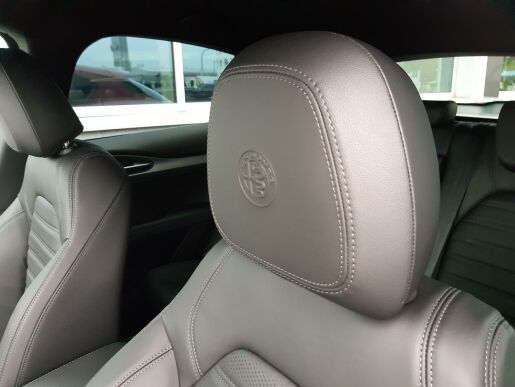 Alfa Romeo Stelvio Veloce 4x4 2,0 280PS