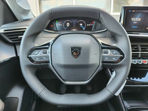 Peugeot 208 ALLURE 1,2 PT 100k M6