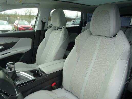 Peugeot 5008 ALLURE 1.5BHDi 130k MAN6