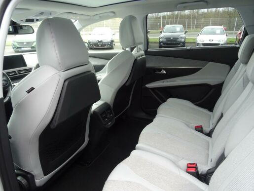 Peugeot 5008 ALLURE 1.5BHDi 130k MAN6