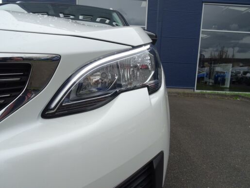 Peugeot 5008 ALLURE 1.5BHDi 130k MAN6 sv.in