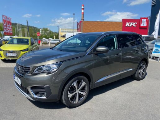 Peugeot 5008 1,5 HDi ALLURE
