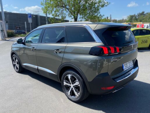 Peugeot 5008 1,5 HDi ALLURE