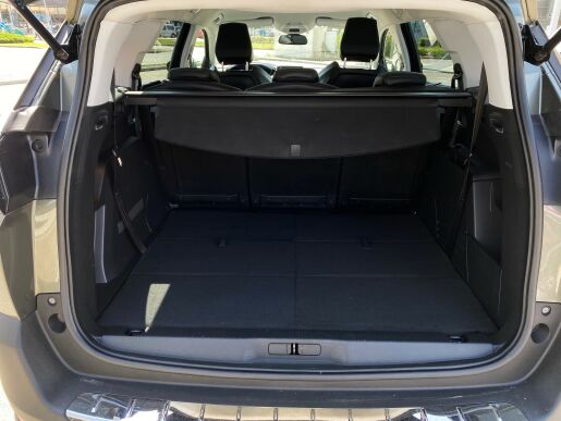 Peugeot 5008 1,5 HDi ALLURE
