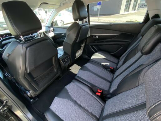 Peugeot 5008 1,5 HDi ALLURE
