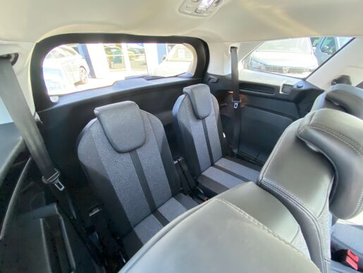 Peugeot 5008 1,5 HDi ALLURE