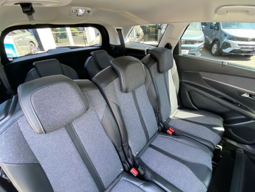 Peugeot 5008 1,5 HDi ALLURE