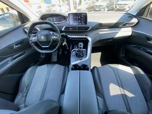 Peugeot 5008 1,5 HDi ALLURE