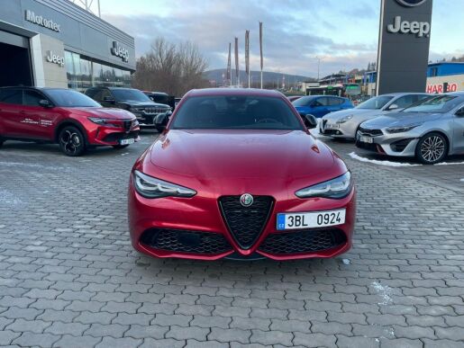 Alfa Romeo Giulia 2.0 TURBO 280K AT8 Q4 Veloce M