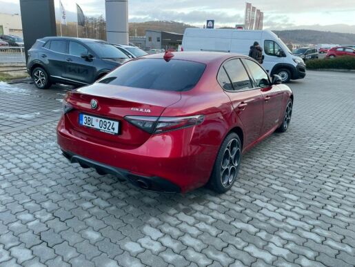 Alfa Romeo Giulia 2.0 TURBO 280K AT8 Q4 Veloce M
