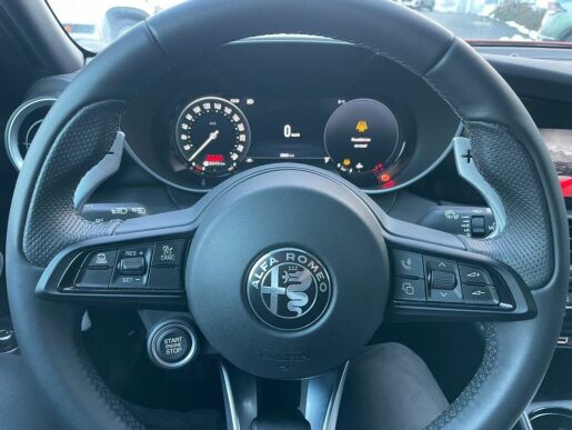 Alfa Romeo Giulia 2.0 TURBO 280K AT8 Q4 Veloce M
