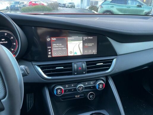 Alfa Romeo Giulia 2.0 TURBO 280K AT8 Q4 Veloce M