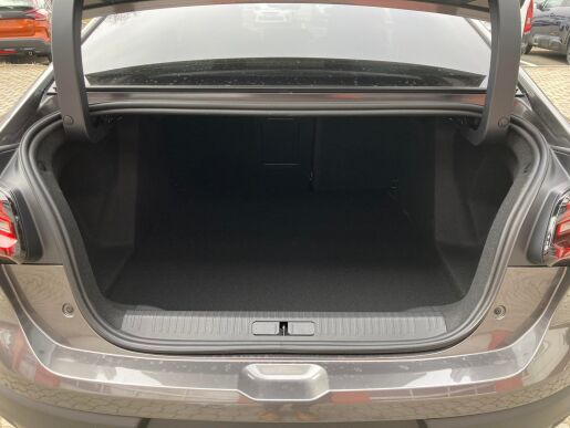Citroën C4 X 1.2 PureTech 130 S&S EAT8 SHINE 