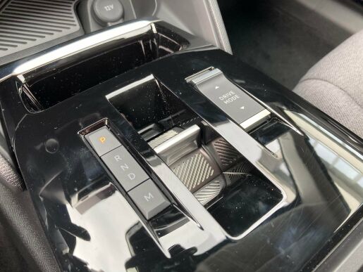 Citroën C4 X 1.2 PureTech 130 S&S EAT8 SHINE 
