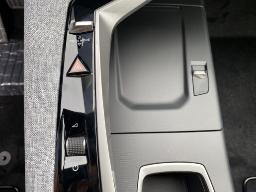 Peugeot 3008 ALLURE Hybrid 136 e-DCS6