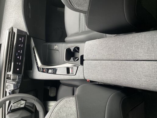 Peugeot 3008 ALLURE Hybrid 136 e-DCS6