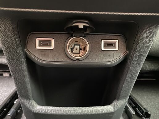 Peugeot 3008 ALLURE Hybrid 136 e-DCS6