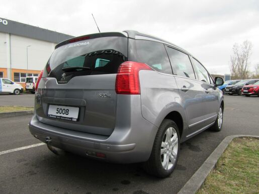 Peugeot 5008 ALLURE BHDi MAN6