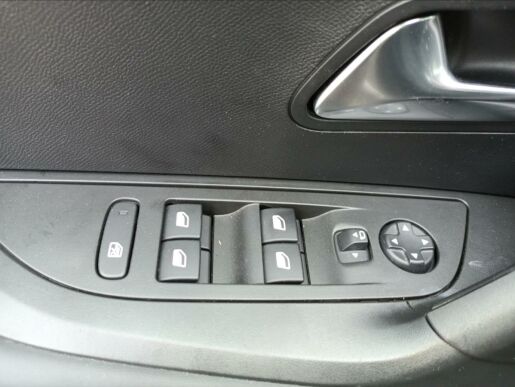 Peugeot 2008 Allure Pack 1.5 BHDi 110k S&S MAN6